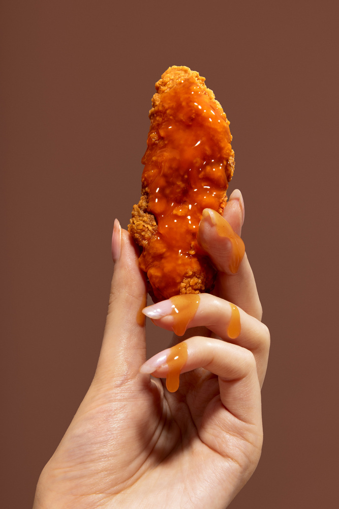 Food Stylist London – Julia Azzarello Styles Taco Bell’s New Crispy Chicken Tenders 🔥 5 taco bell hot glazed tenders food stylist julia azzarello 3