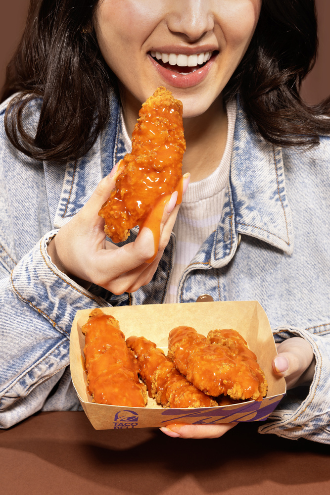 Food Stylist London – Julia Azzarello Styles Taco Bell’s New Crispy Chicken Tenders 🔥 4 taco bell hot glazed tenders food stylist julia azzarello4 jpg